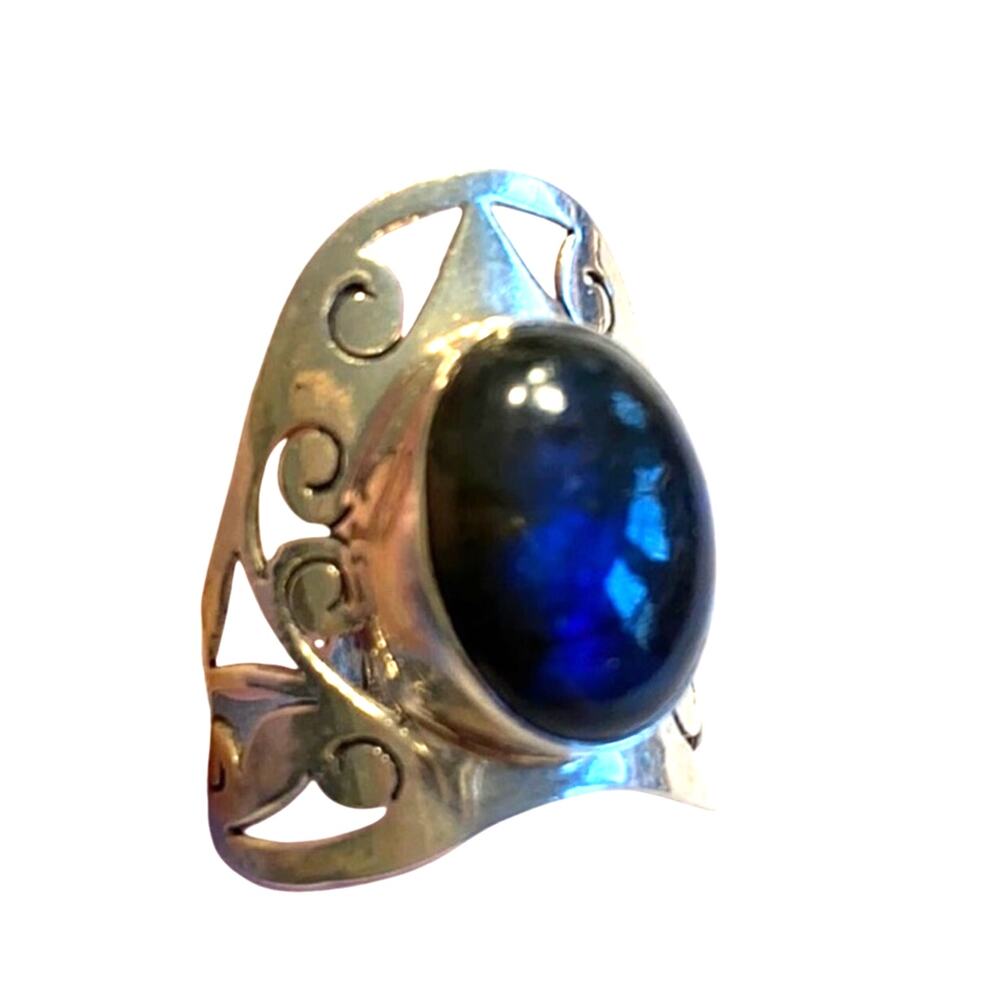 Vintage 925 sterling silver ring blue cabochon stone & etched design size 7.75